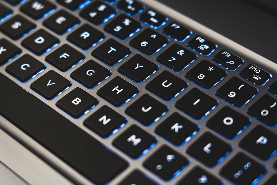 5 Ways to Adapt AI Auto Blog Writer Output for British English