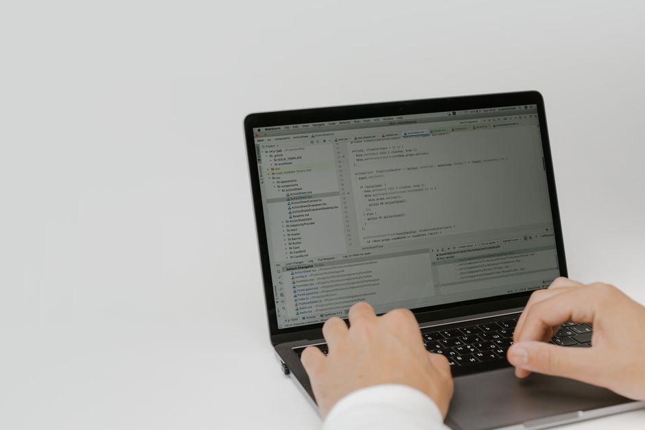 Does Google Penalise Content From an AI Auto Post Writer in the UK?