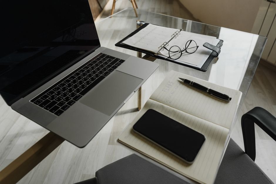 How to Schedule AI Auto Post Writer Content Around UK Bank Holidays