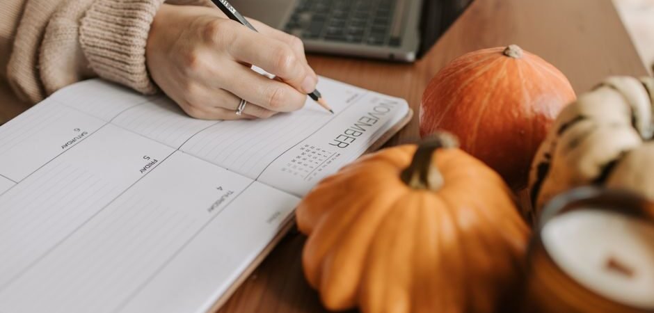 How to Schedule AI Blog Posts Without Breaking Your UK Website