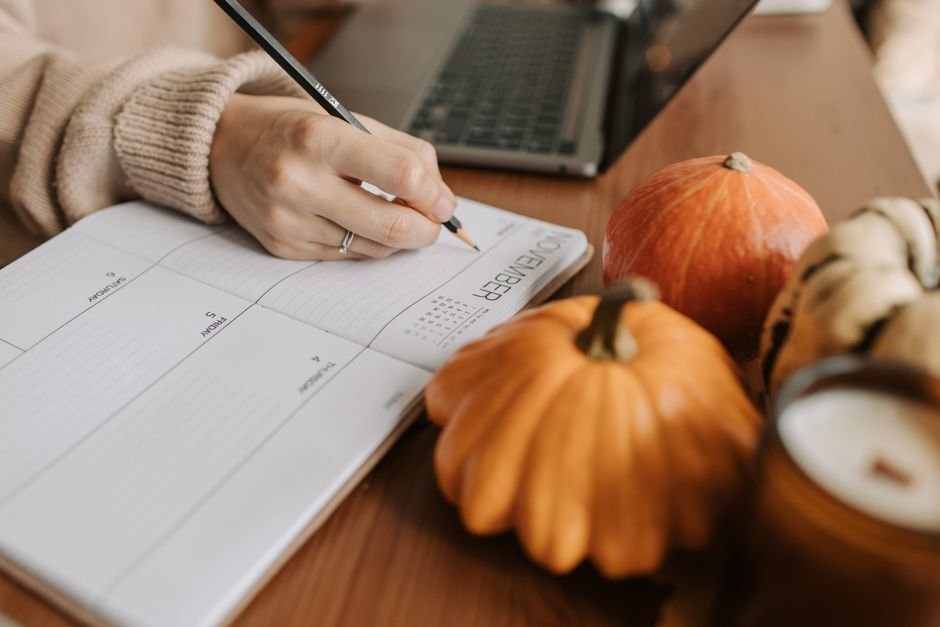 How to Schedule AI Blog Posts Without Breaking Your UK Website