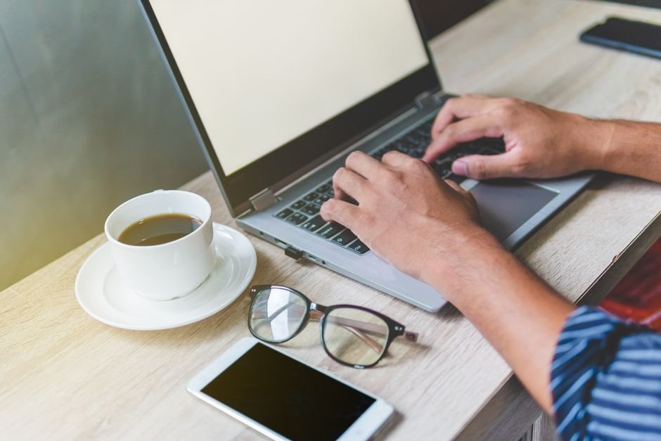 5 Ways to Fix Generic AI Writing Tone on Your UK Blog